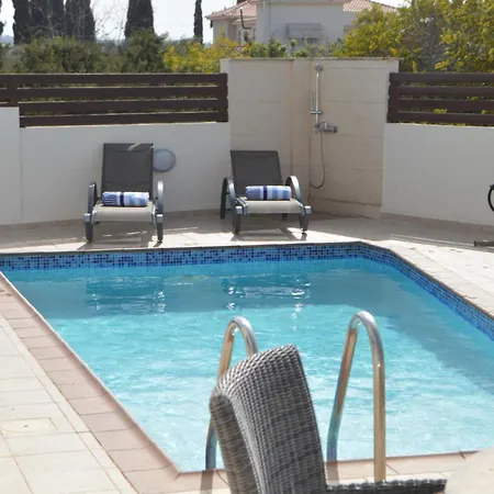 Lankas With Heated Pool Villa