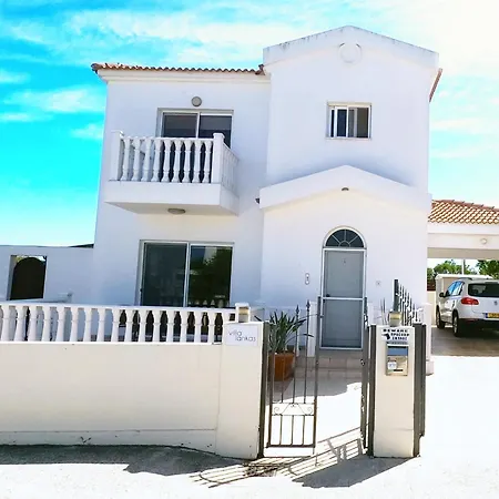 Villa Lankas With Heated Pool *
