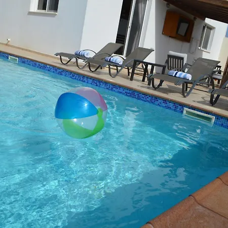 Lankas With Heated Pool Villa
