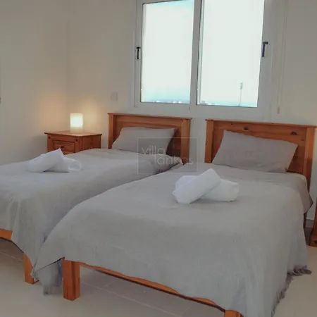 Villa Lankas With Heated Pool *